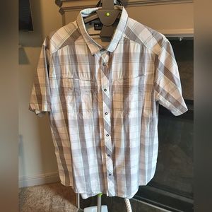 Under Armour Short Sleeve Shirt